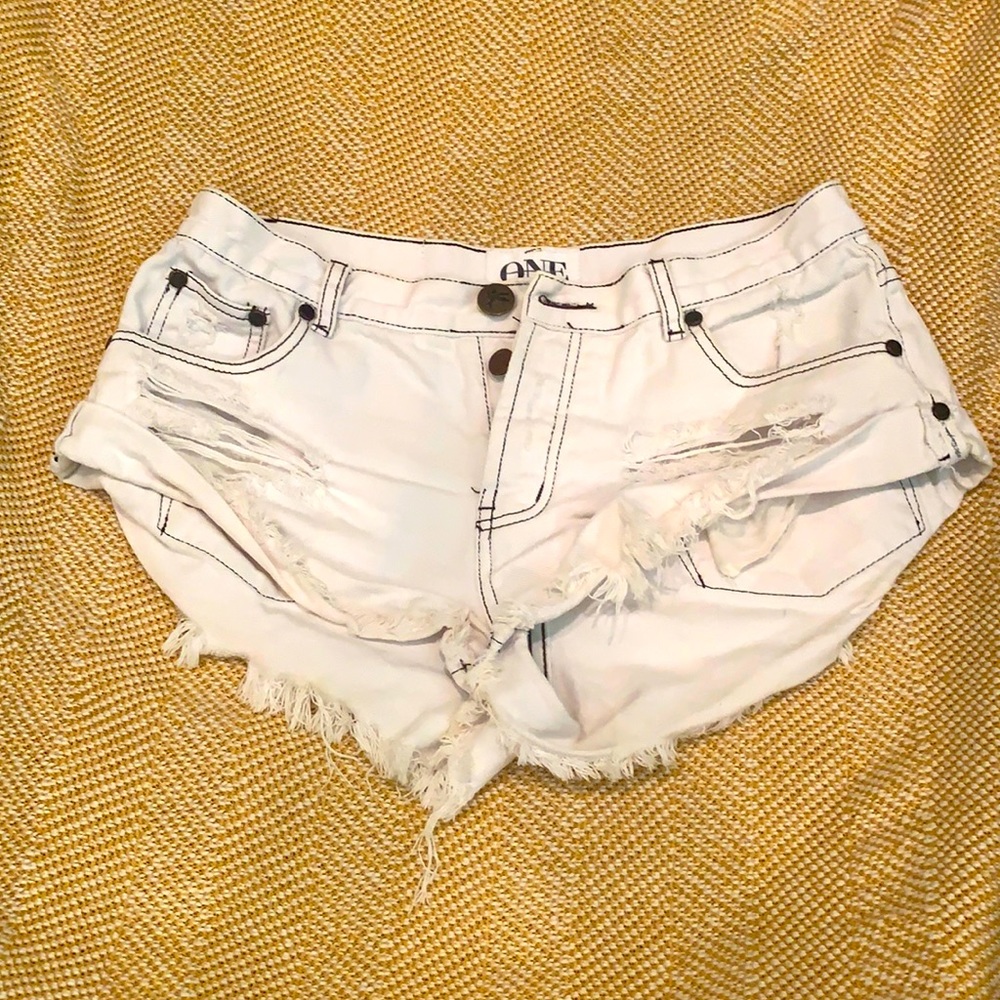 White One Teaspoon Bandit Shorts - size 28